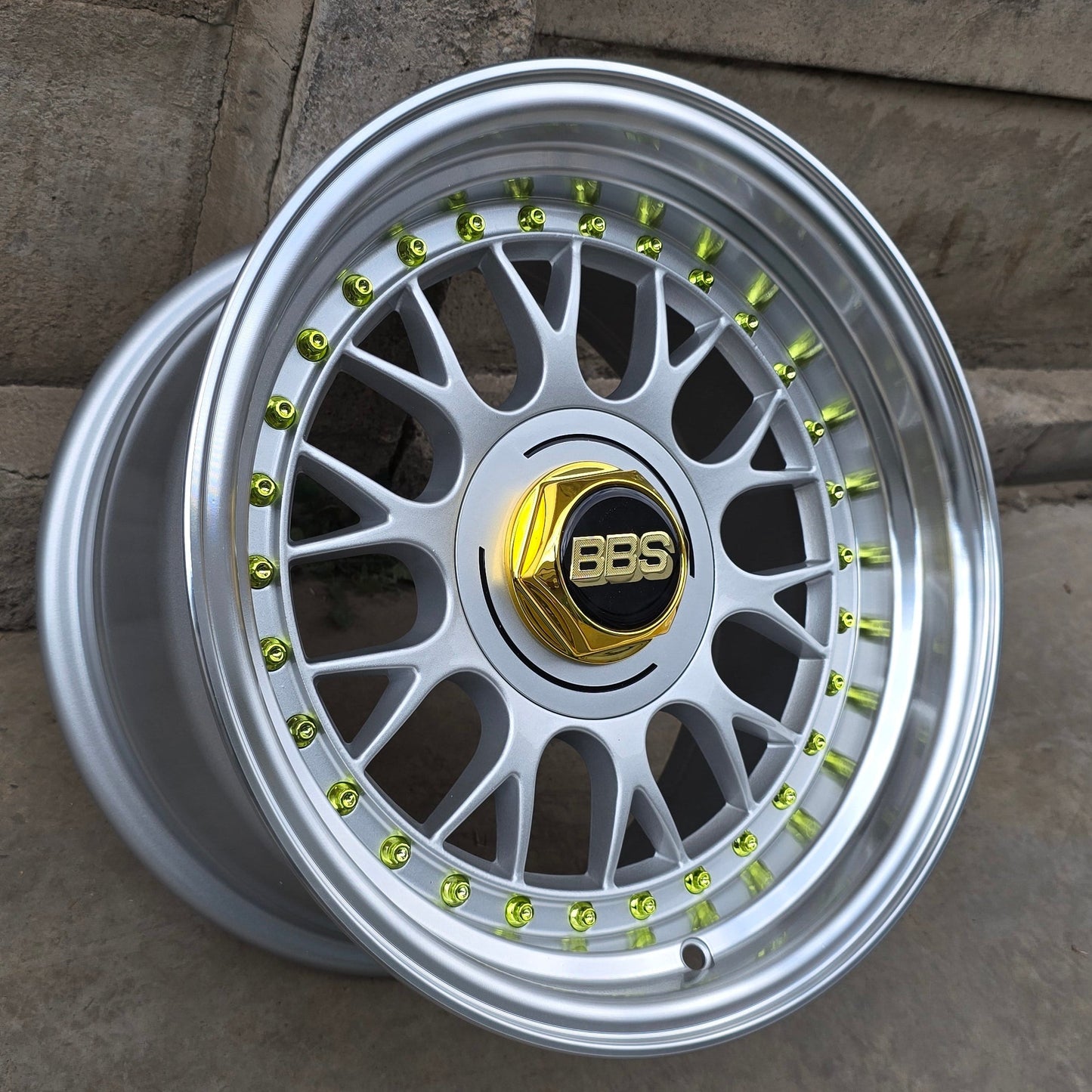 SET DE LLANTAS BBS LEMANS. Aro 15 - 5x100, 5x114. Doble Apernadura. Color Plateado. (5031)