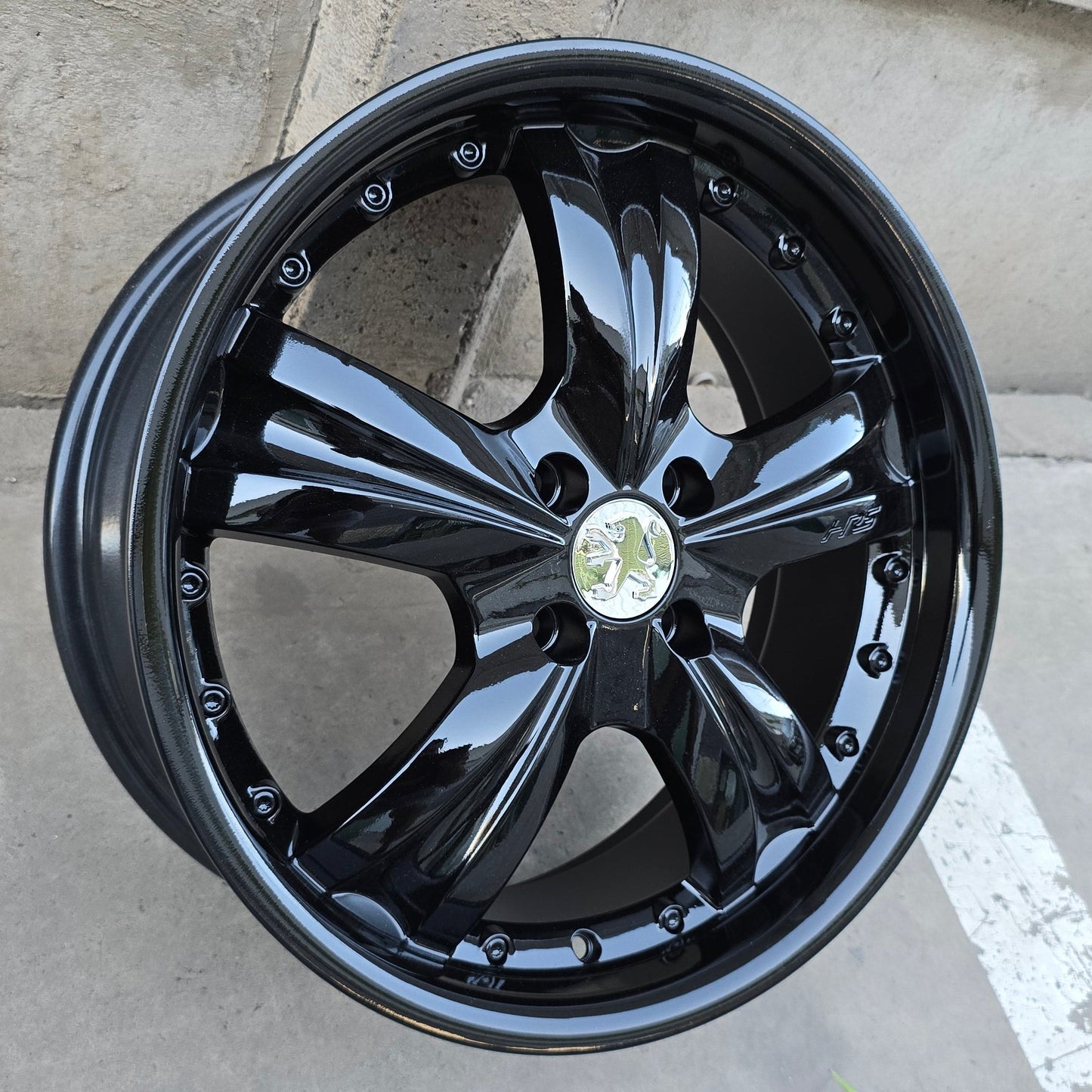 SET DE LLANTAS PEUGEOT. Aro 17 - 4x108. Color Negro Brillante. (h302)