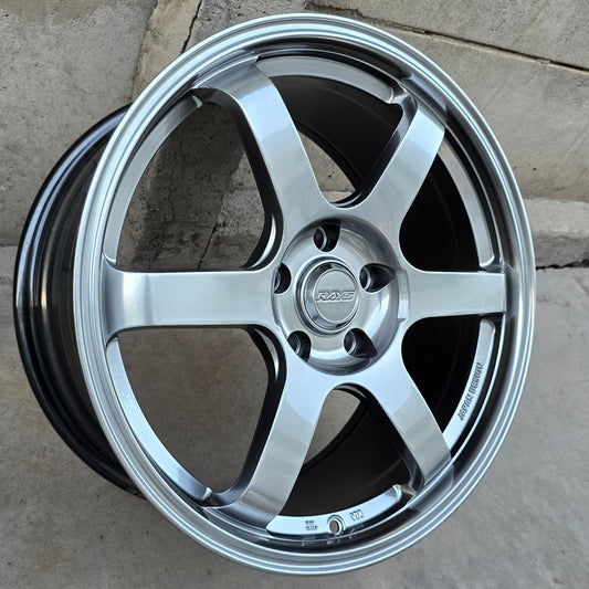 SET DE LLANTAS VOLK TE37. Aro 18 - 5x114. Color Grafito Metalizado. (RGW032FF)