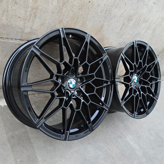SET DE LLANTAS BMW. Asimétrica. Aro 19 - 5x120. Color Negro Brillante. (7105F)