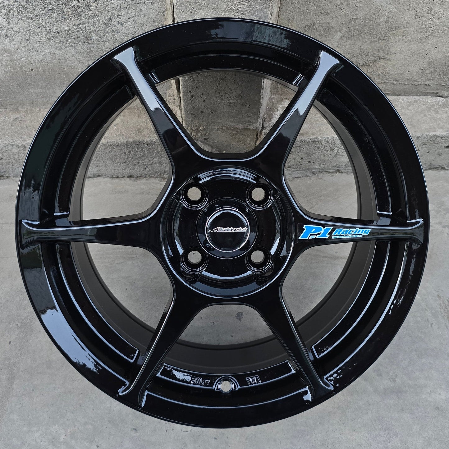 SET DE LLANTAS P1. Aro 15 - 4x100. Color Negro Brillante. (FF68)