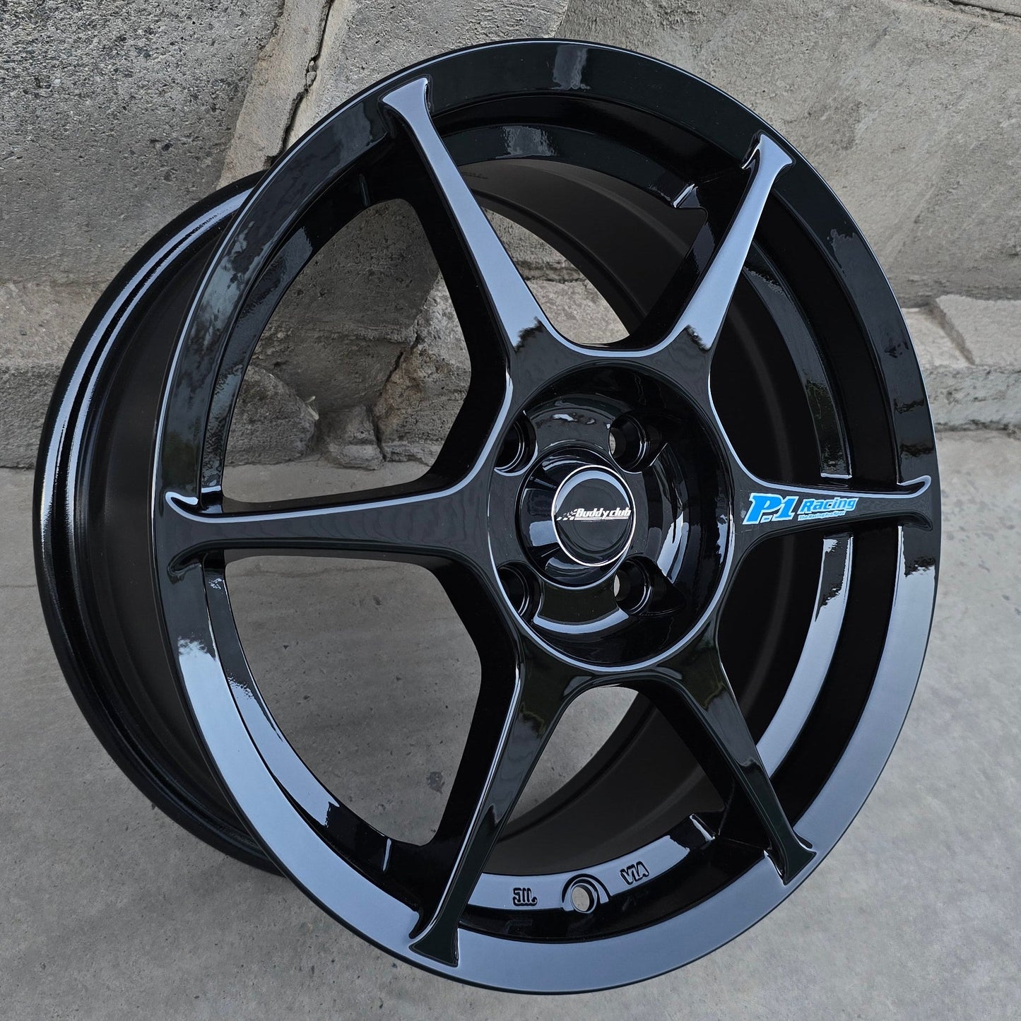 SET DE LLANTAS P1. Aro 15 - 4x100. Color Negro Brillante. (FF68)