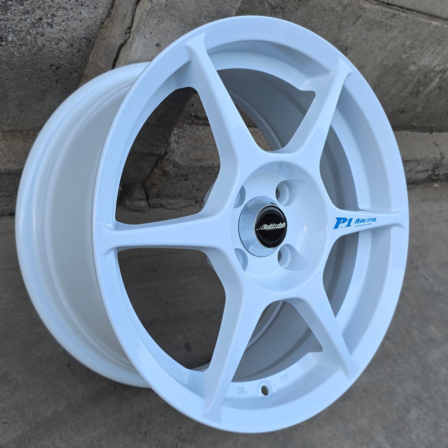 SET DE LLANTAS P1. Aro 15 - 4x100. Color Blanco  . (FF68)