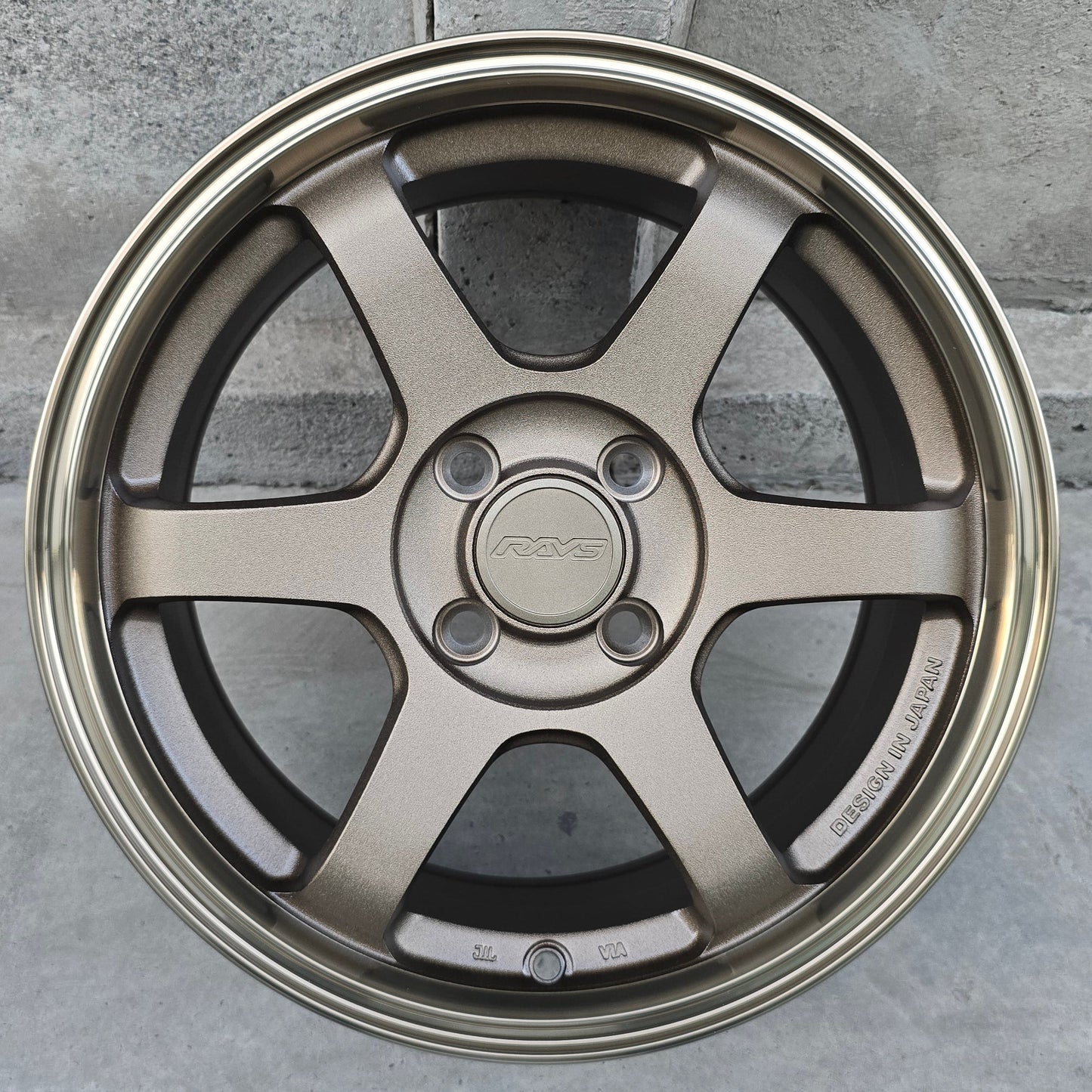 SET DE LLANTAS VOLK TE37. Aro 15 - 4x100. Color Bronce. (FF53)