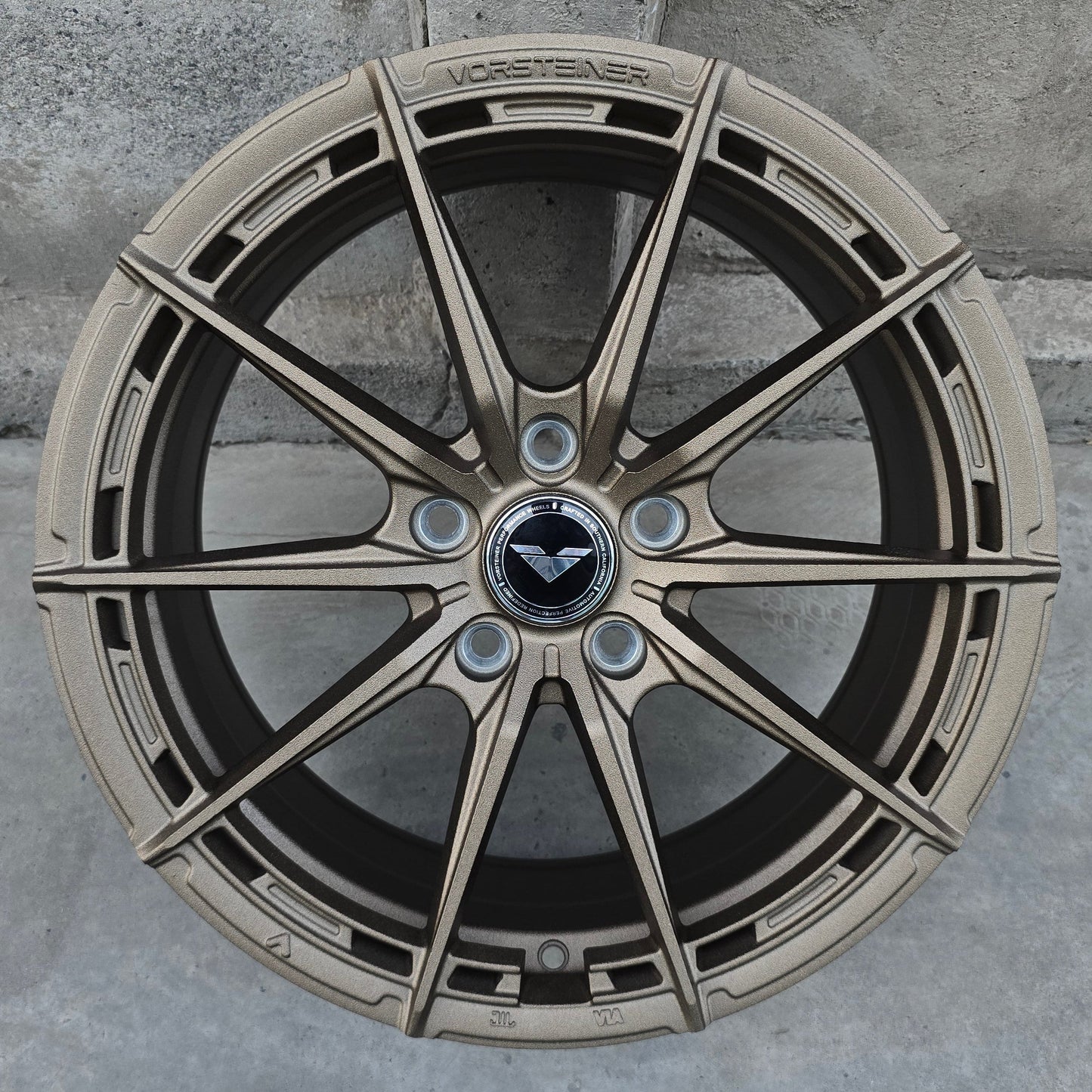 SET DE LLANTAS VORSTEINER VFX-001. Aro 17 - 5x114. Color Bronce. (FF51)