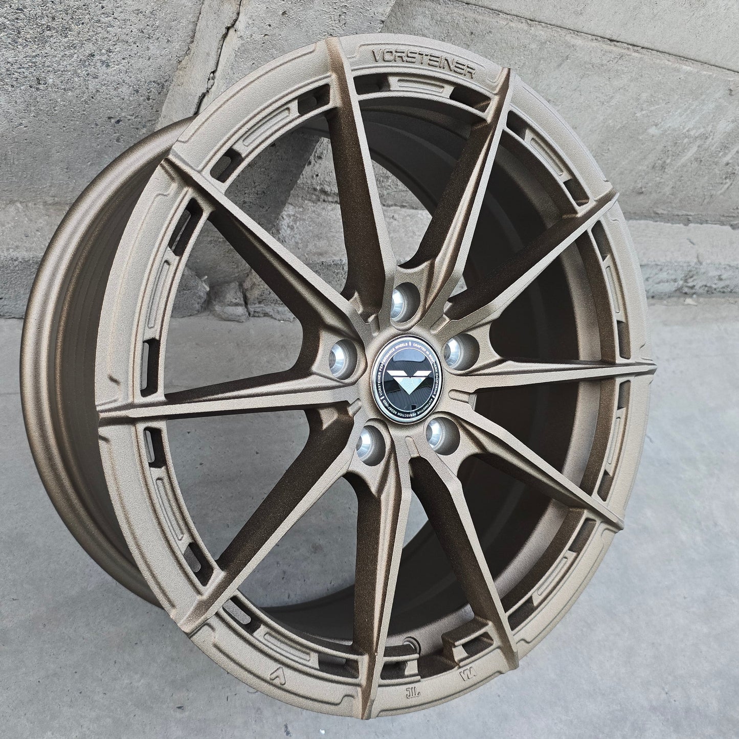 SET DE LLANTAS VORSTEINER VFX-001. Aro 17 - 5x114. Color Bronce. (FF51)