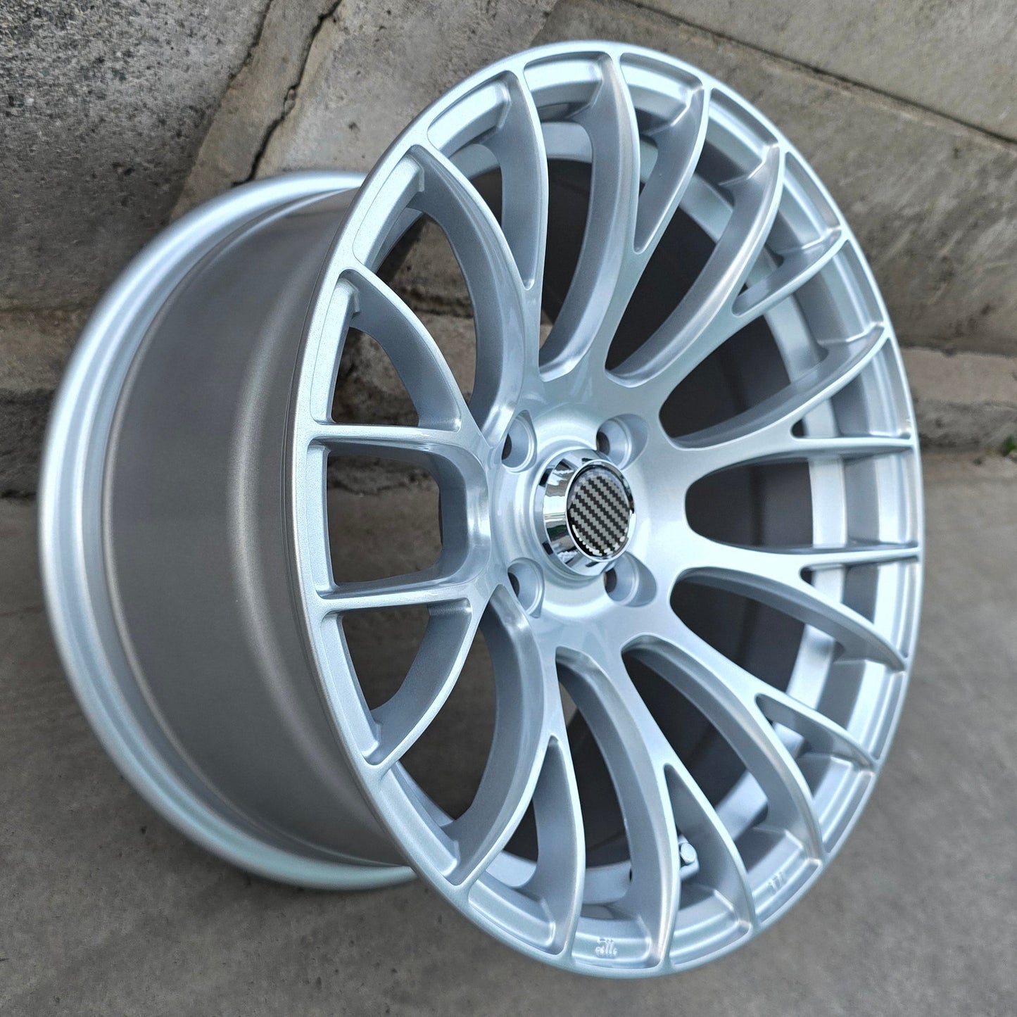 SET DE LLANTAS MODELO 3387. Aro 15 - 4x100. Color Plateado. (3387)