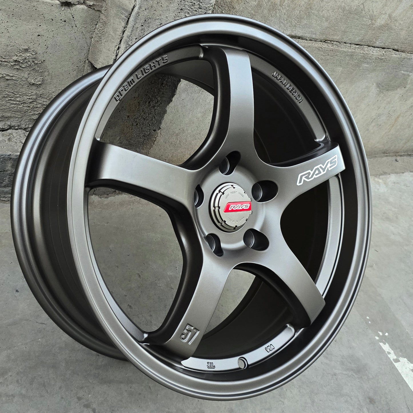 SET DE LLANTAS RAYS GRAM LIGHTS. Aro 17 - 5x114 . Color Bronce. (RGW035FF)