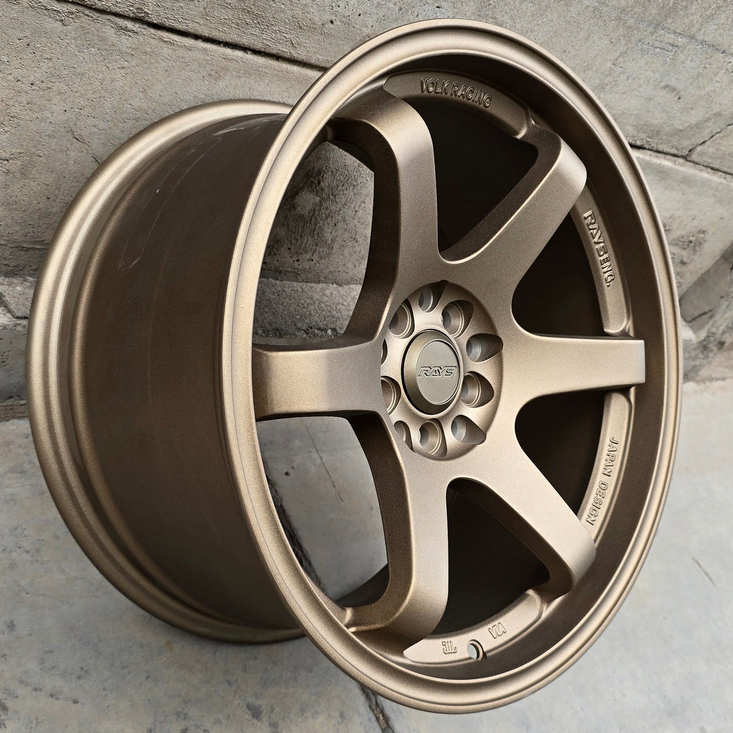 SET DE LLANTAS VOLK TE37. Aro 17 - 5x100, 5x114. Doble Apernadura. Color Bronce. (754)