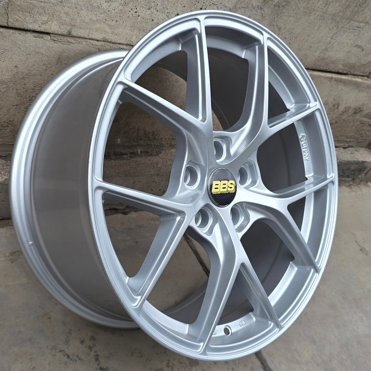 SET DE LLANTAS BBS FIR. Aro 18 - 5x114. Color Plateado. (ZONDA)