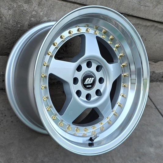 SET DE 4 LLANTAS WORK CR1. Aro 15 - 5x100, 5x108. Doble Apernadura. Color Plateado. (8520)