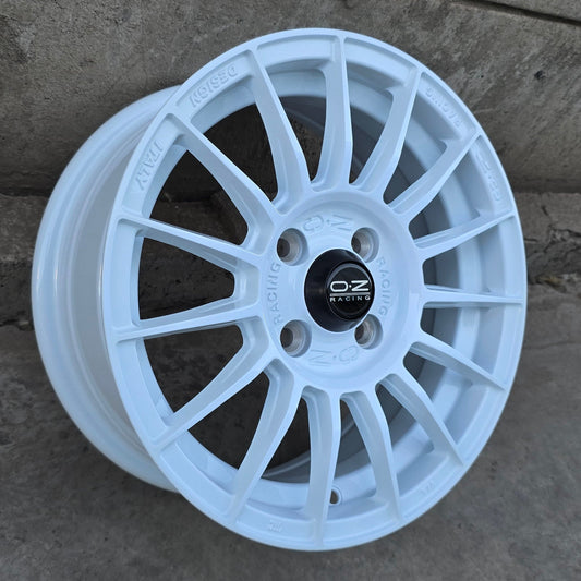 SET DE 4 LLANTAS OZ SUPERTURISMO. Aro 14 - 4x100. Color Blanco. (ZR007)