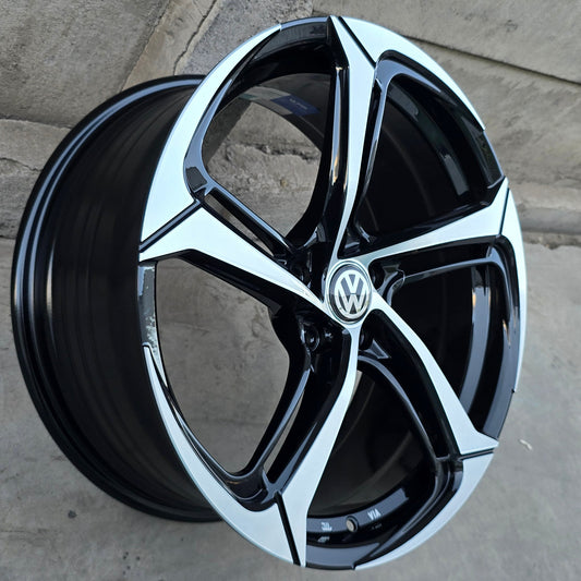 SET DE 4 LLANTAS VOLKSWAGEN *. Aro 19 - 5x112. Color Cromado Fondo Negro. (1985)