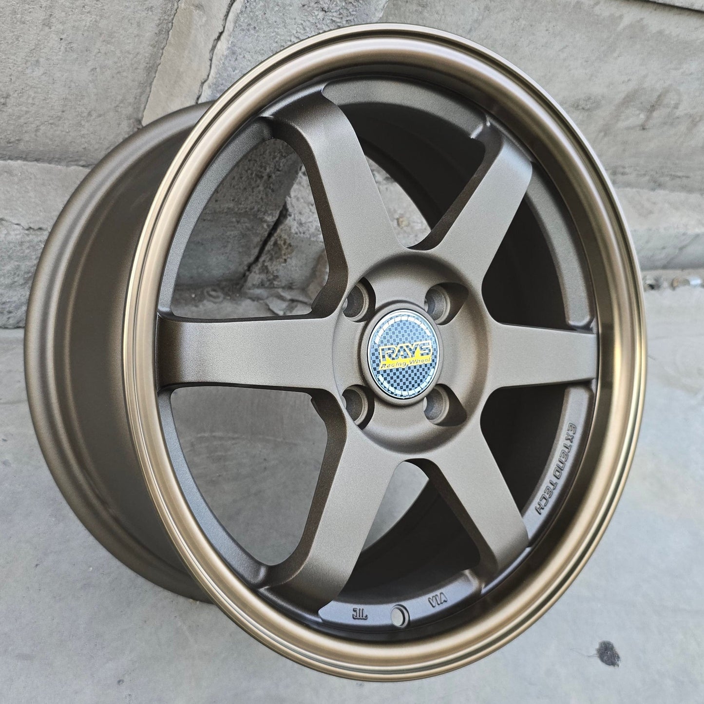 SET DE 4 LLANTAS VOLK. Aro 15 - 4x100. Color Bronce. (DX146)