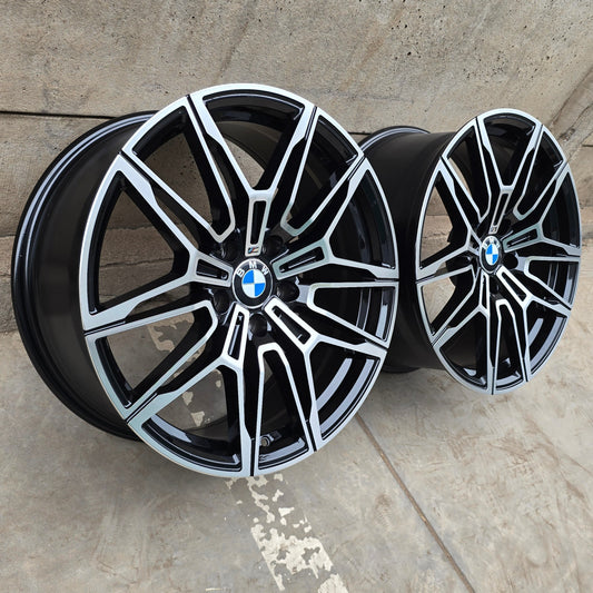 SET DE 4 LLANTAS BMW ASIMETRICAS. Aro 19 - 5x120. Color Negro  . (H3079F)