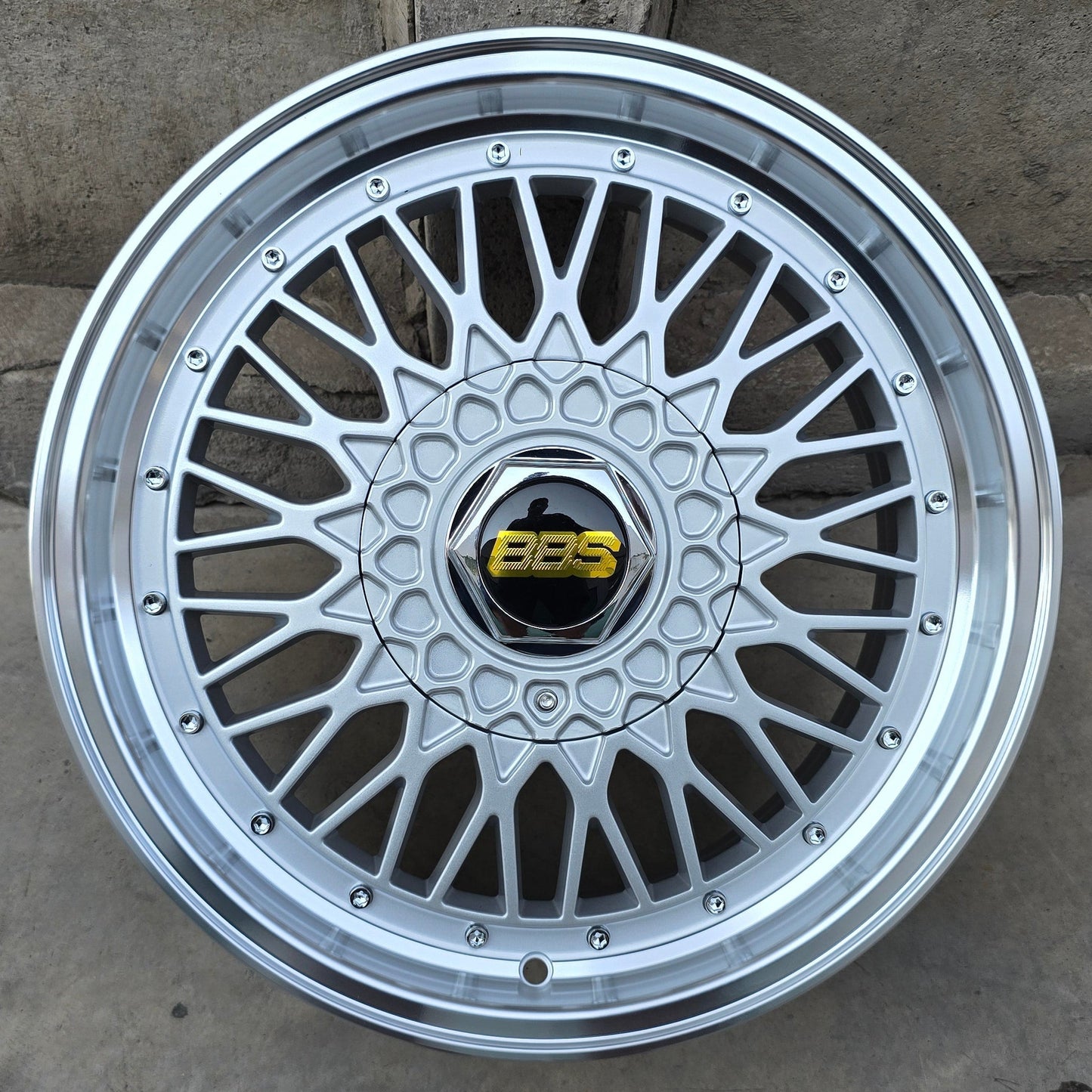 SET DE 4 LLANTAS BBS RS. Aro 17 - 4x100, 4x114. Doble Apernadura. Color Plateado. (508)