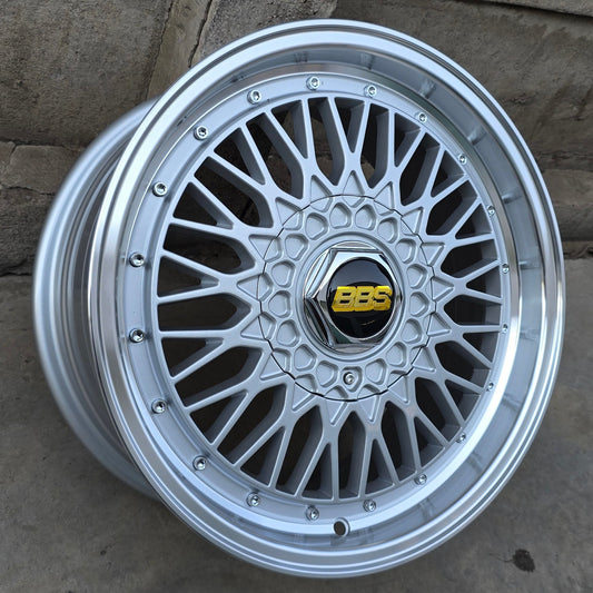 SET DE 4 LLANTAS BBS RS. Aro 17 - 4x100, 4x114. Doble Apernadura. Color Plateado. (508)