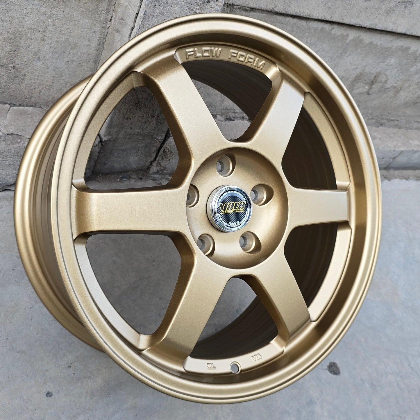 SET DE 4 LLANTAS VOLK TE37. Aro 17 - 5x114. Color Bronce. (509)