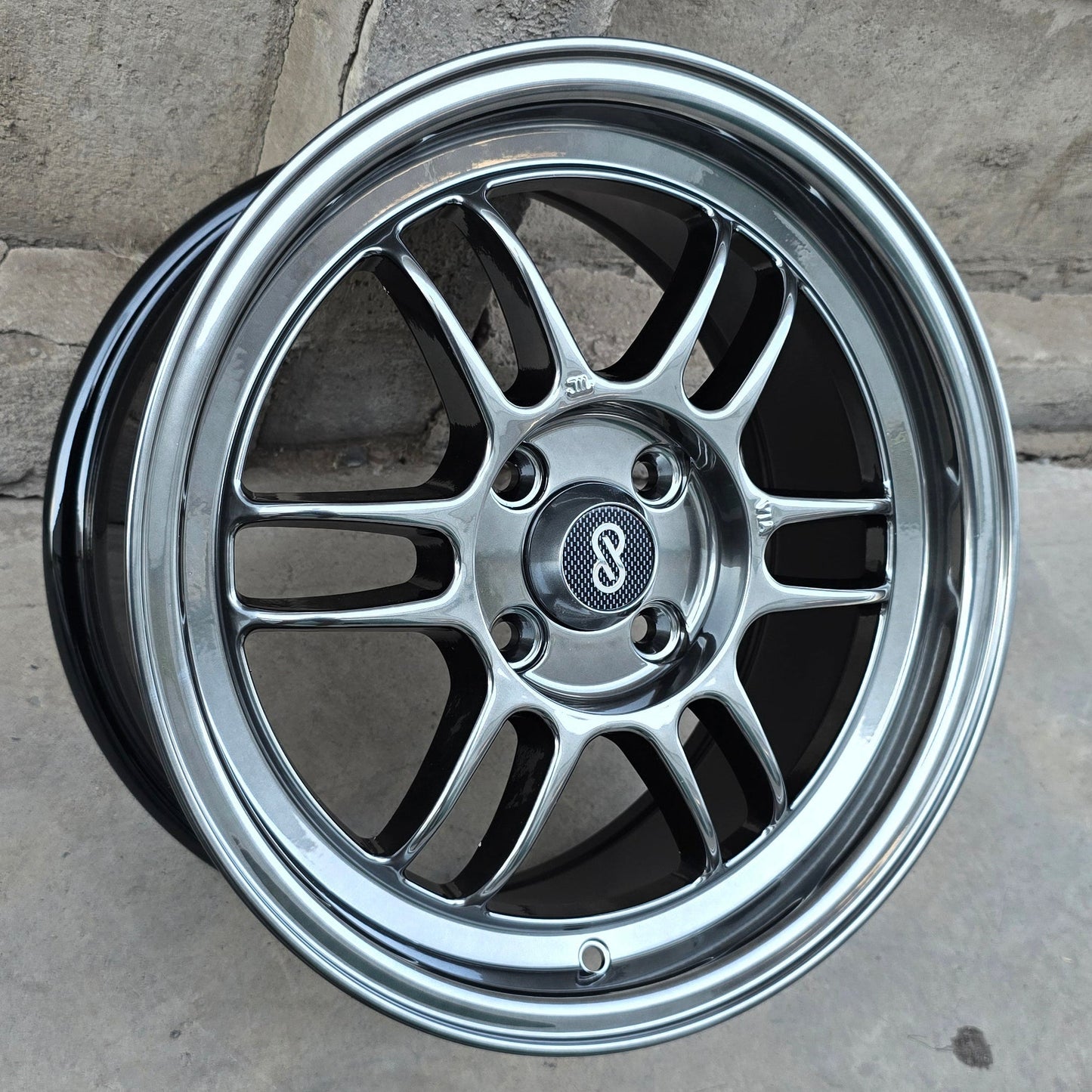 SET DE 4 LLANTAS ENKEI RPF1. Aro 15 - 4x100. Color Grafito Metalizado. (RGW6087)