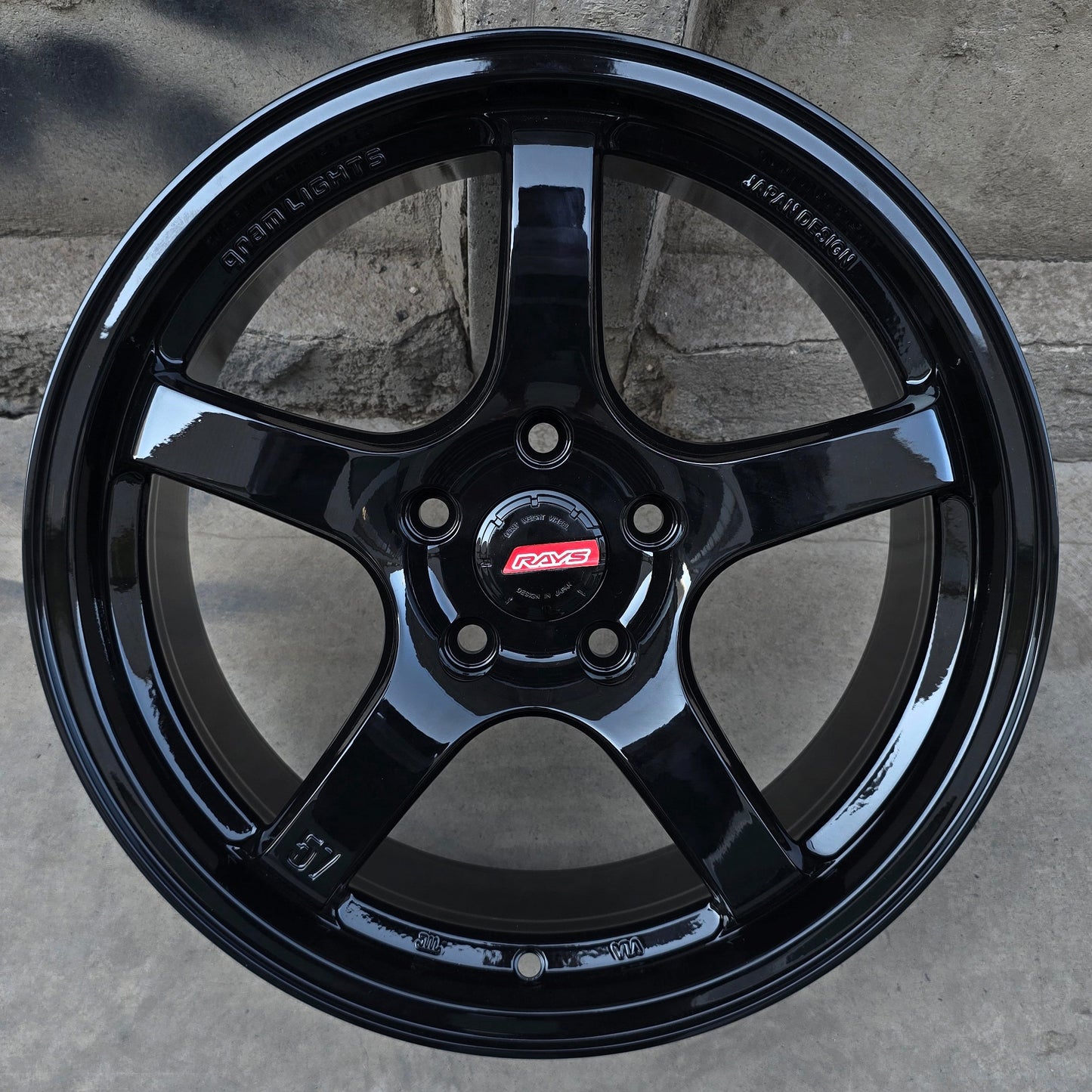 SET DE 4 LLANTAS ADVAN RACING R6. Aro 17 - 5x114. Color Negro. (RGW035FF)
