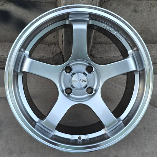 SET DE 4 LLANTAS ADVAN GT. Aro 16 - 4x100. Color Grafito Metalizado. (512)