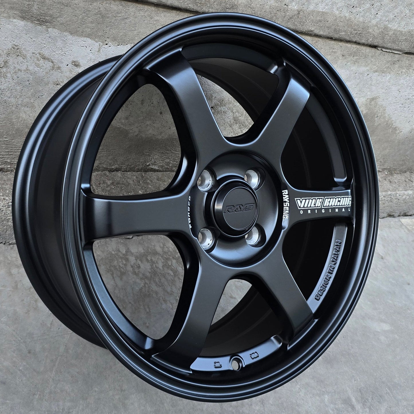 SET DE 4 LLANTAS VOLK TE37. Aro 16 - 4x100. Color Negro. (FF53)