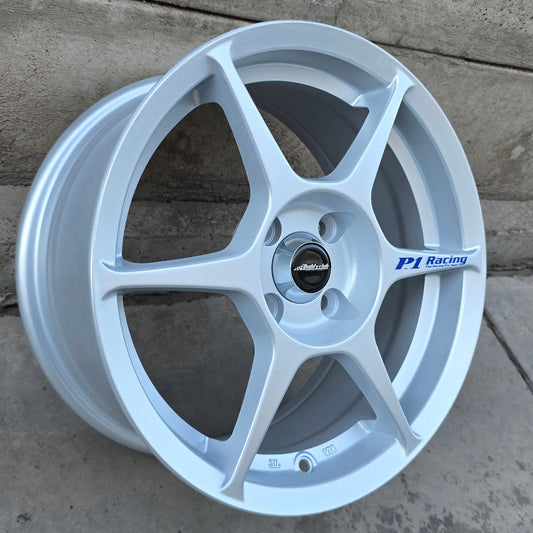 SET DE 4 LLANTAS P1 BUDDY CLUB. Aro 15 - 4x100. Color Plateado. (FF68)