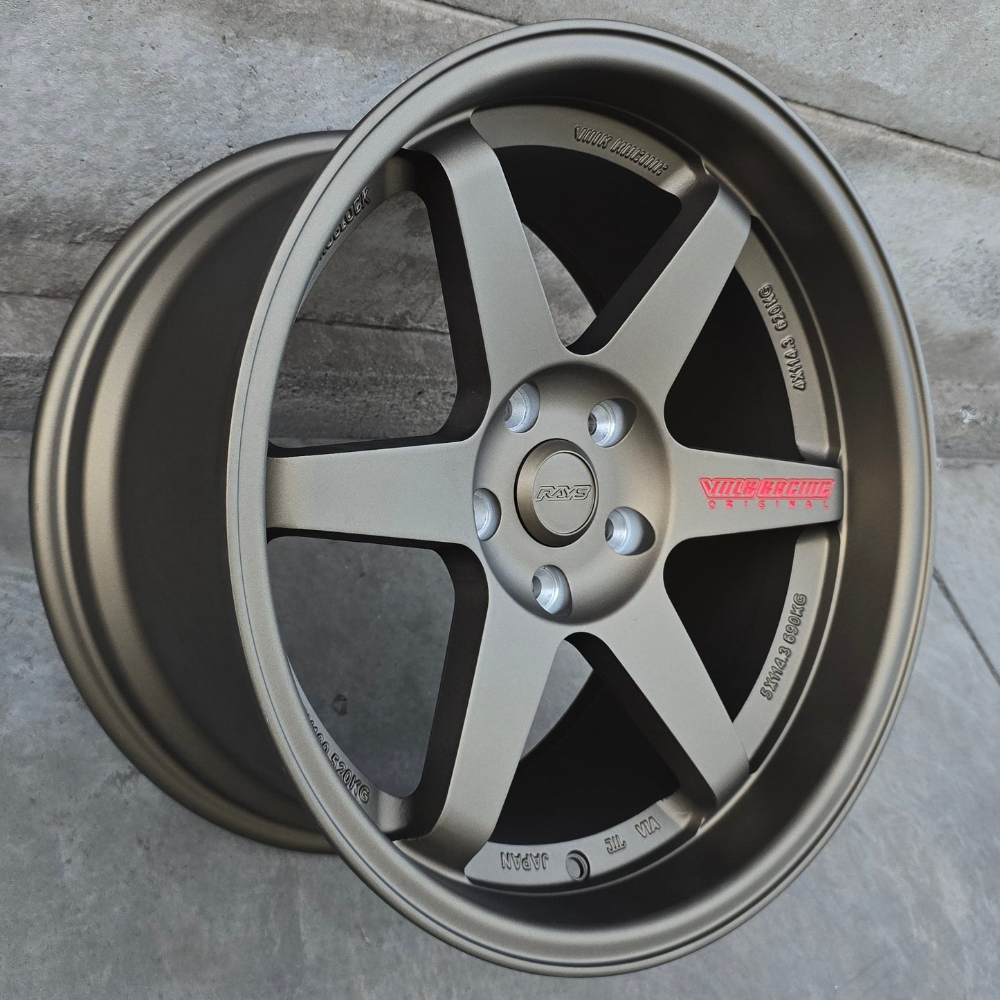 SET DE 4 LLANTAS VOLK TE37. Aro 18 - 5x114. Color Bronce. (H877A)