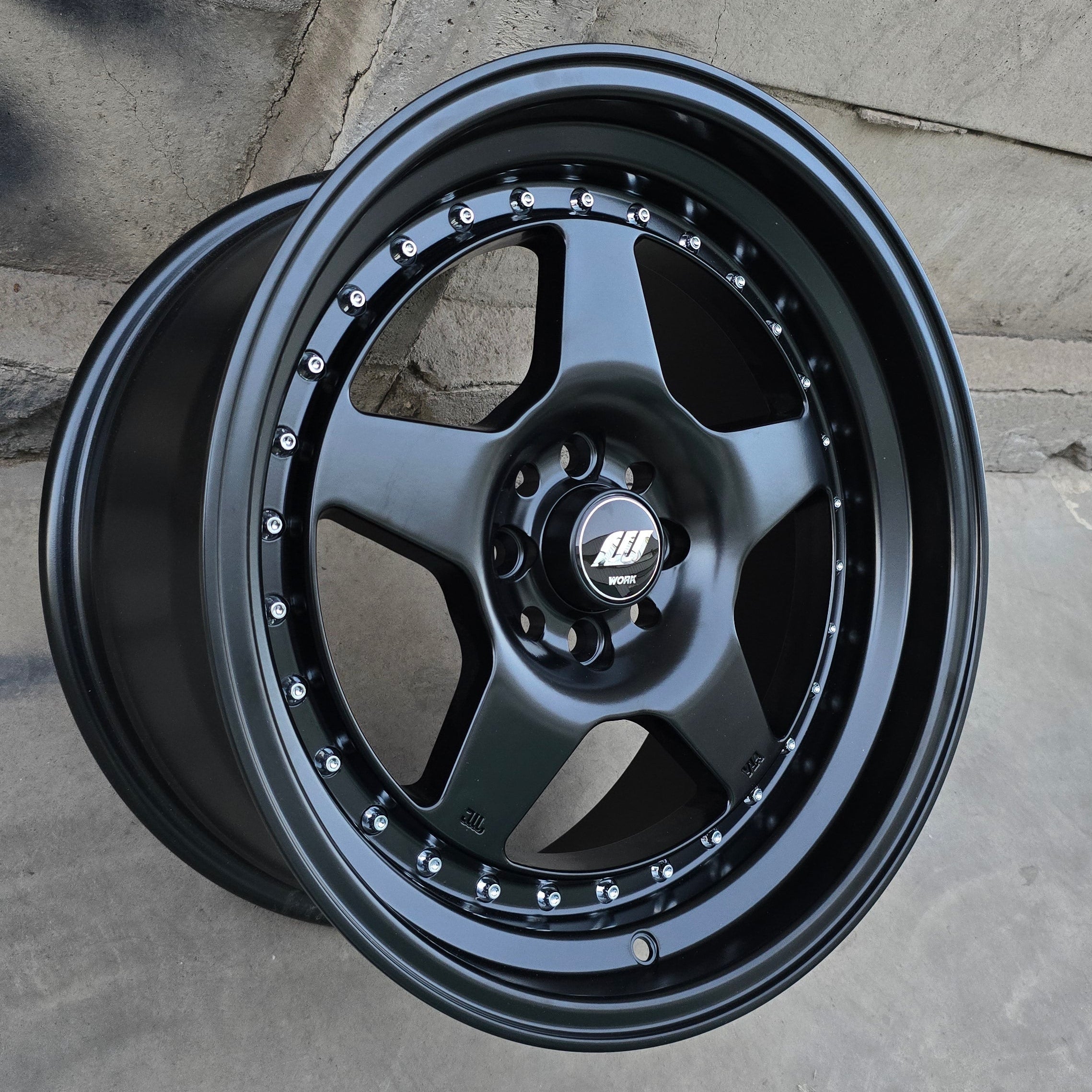 SET DE 4 LLANTAS WORK CR1. Aro 17 - 4x100. Color Negro. (17C2214B