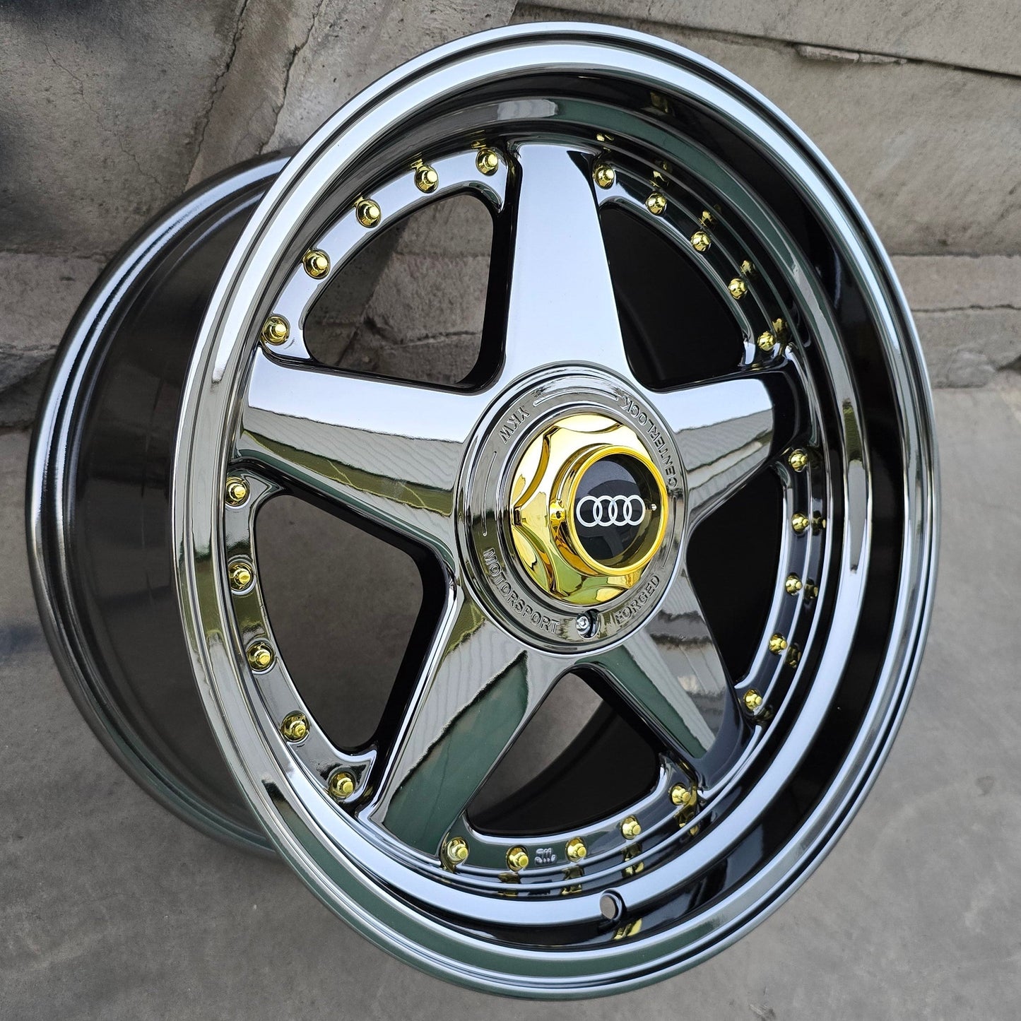 SET DE 4 LLANTAS AUDI *. Aro 17 - 5x112, 5x120. Doble Apernadura. Color Plateado . (YKW7666R)