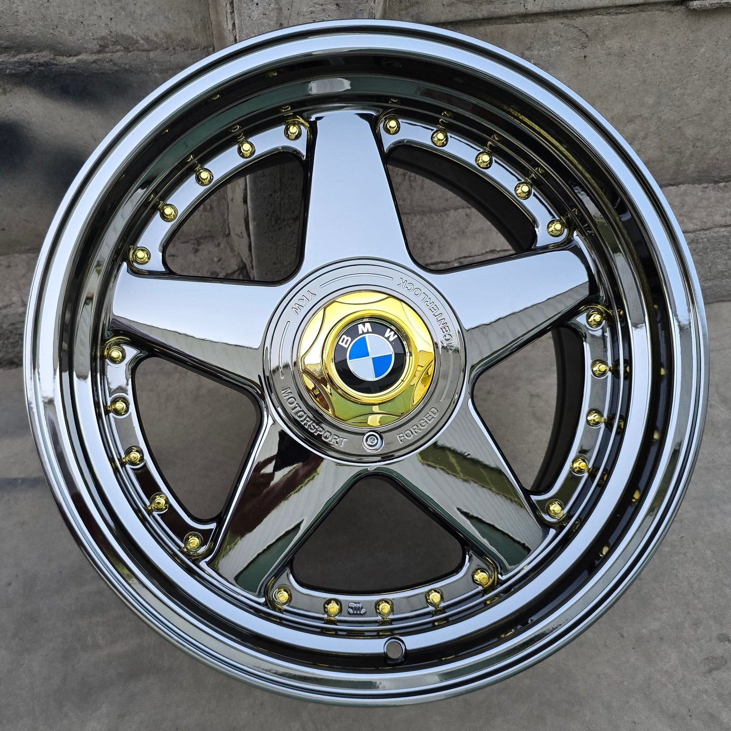 SET DE 4 LLANTAS BMW *. Aro 17 - 5x112, 5x120. Doble Apernadura. Color Plateado . (YKW7666R)