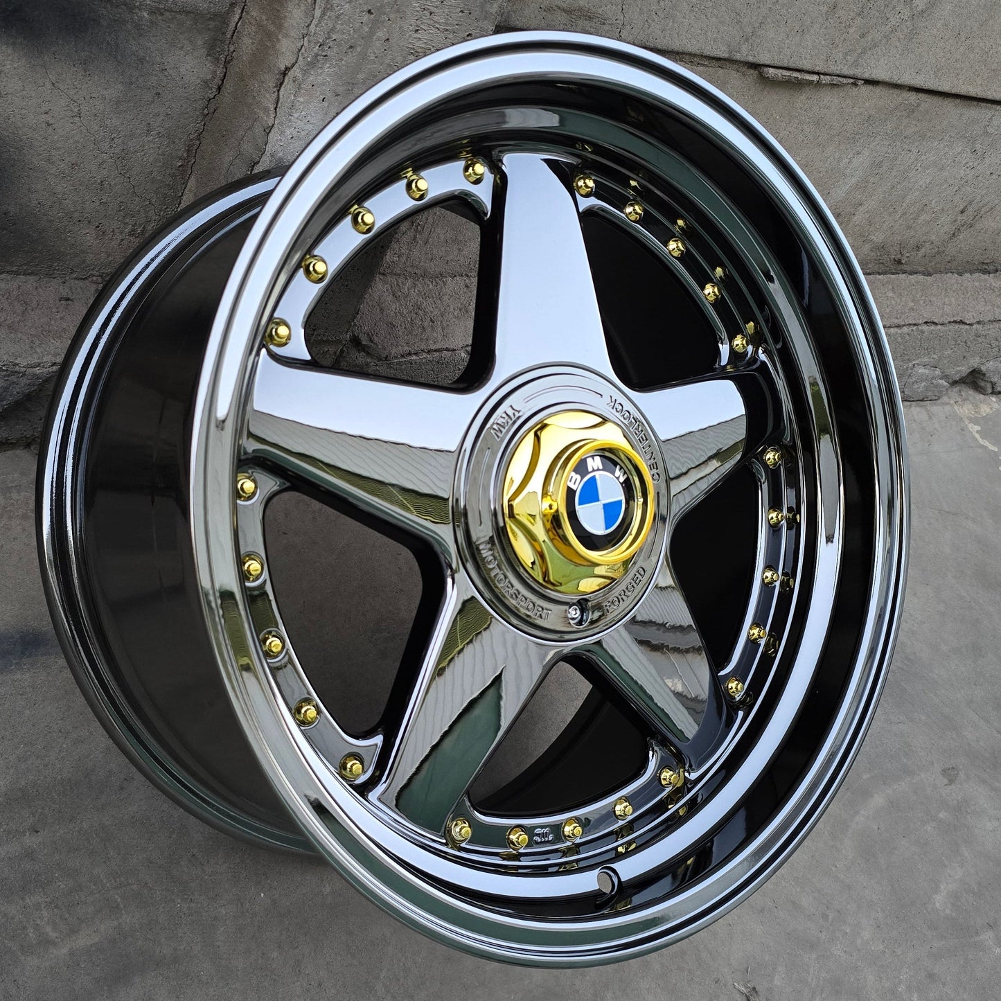 SET DE 4 LLANTAS BMW *. Aro 17 - 5x112, 5x120. Doble Apernadura. Color Plateado . (YKW7666R)