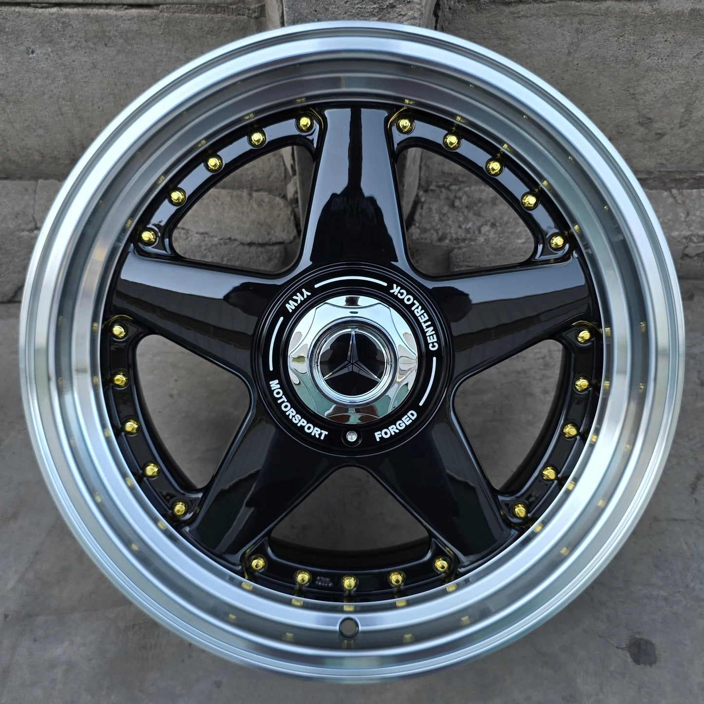 SET DE 4 LLANTAS MERCEDES *. Aro 17 - 5x112, 5x120. Doble Apernadura. Color Negro Aro Cromado. (YKW7666R)