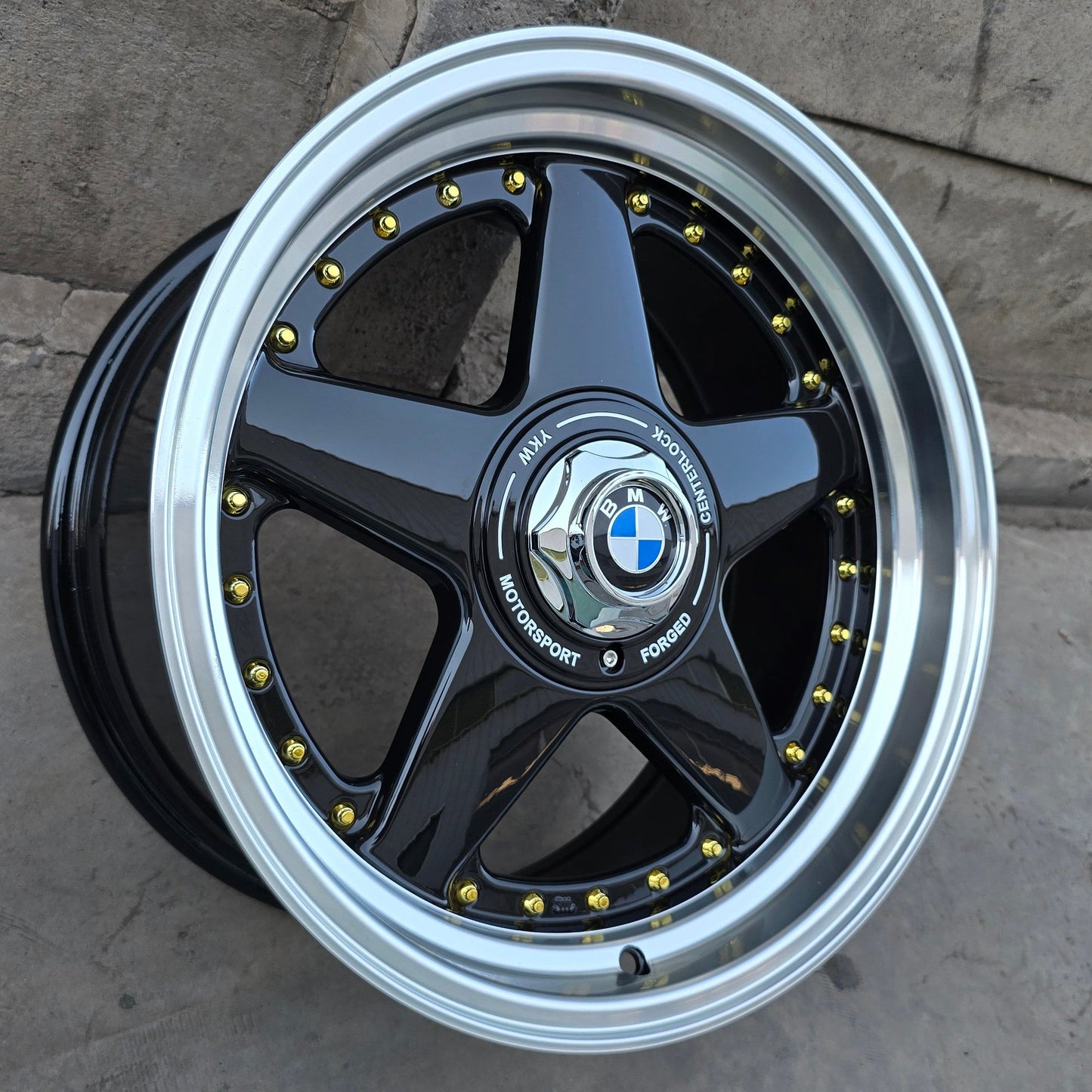 SET DE 4 LLANTAS BMW *. Aro 17 - 5x112, 5x120. Doble Apernadura. Color Negro Aro Cromado. (YKW7666R)