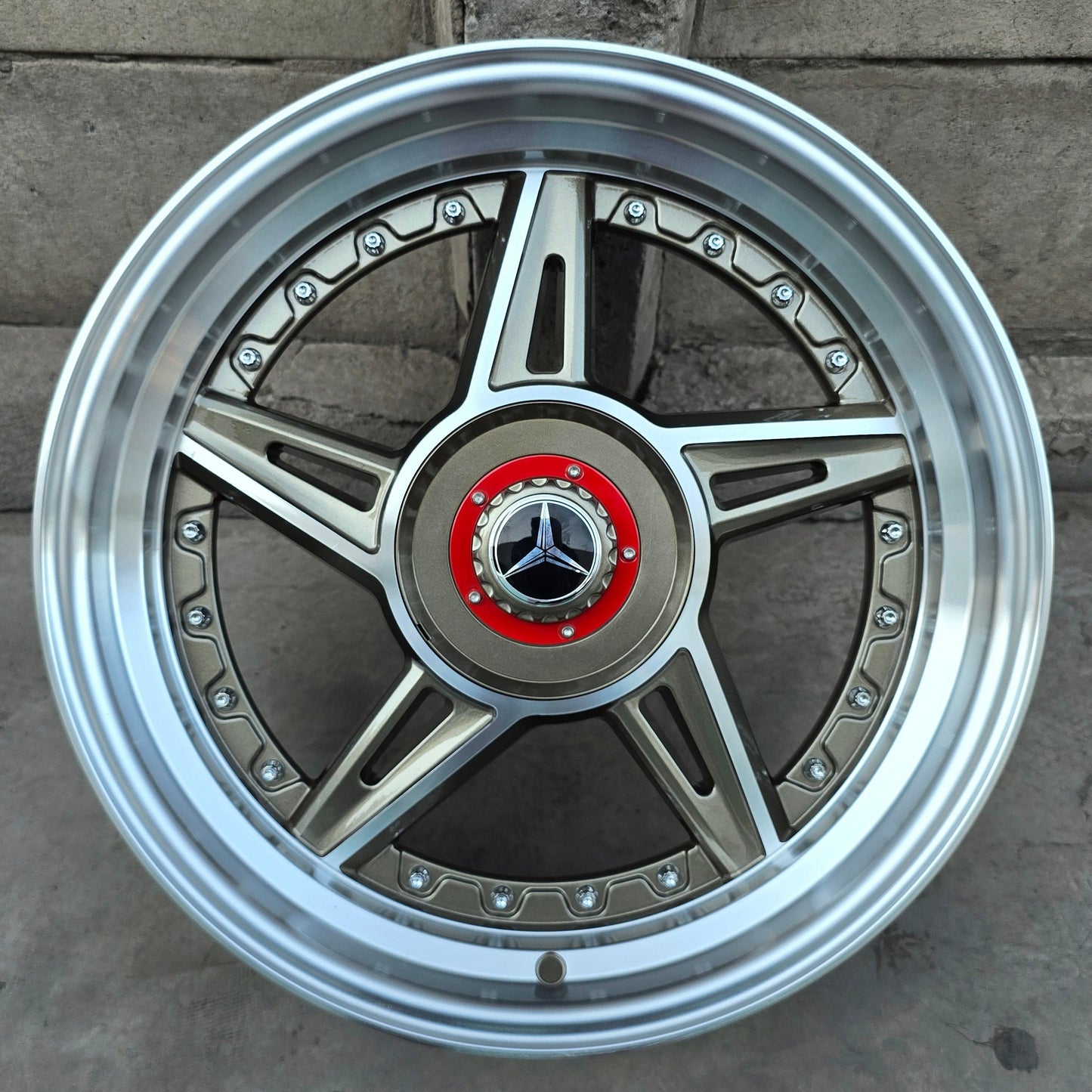 SET DE 4 LLANTAS MERCEDES *. Aro 17 - 5x112, 5x120. Doble Apernadura. Color Bronce Aro Cromado. (7663)