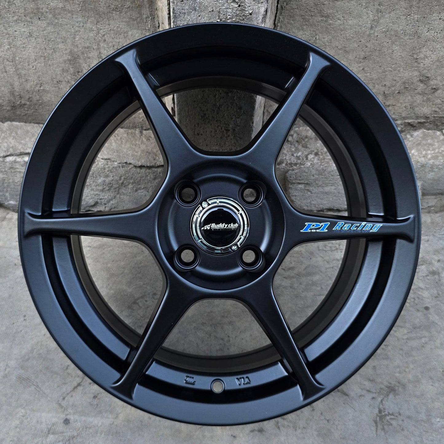 SET DE 4 LLANTAS P1. Aro 15 - 4x100. Color Negro. (FR6885)