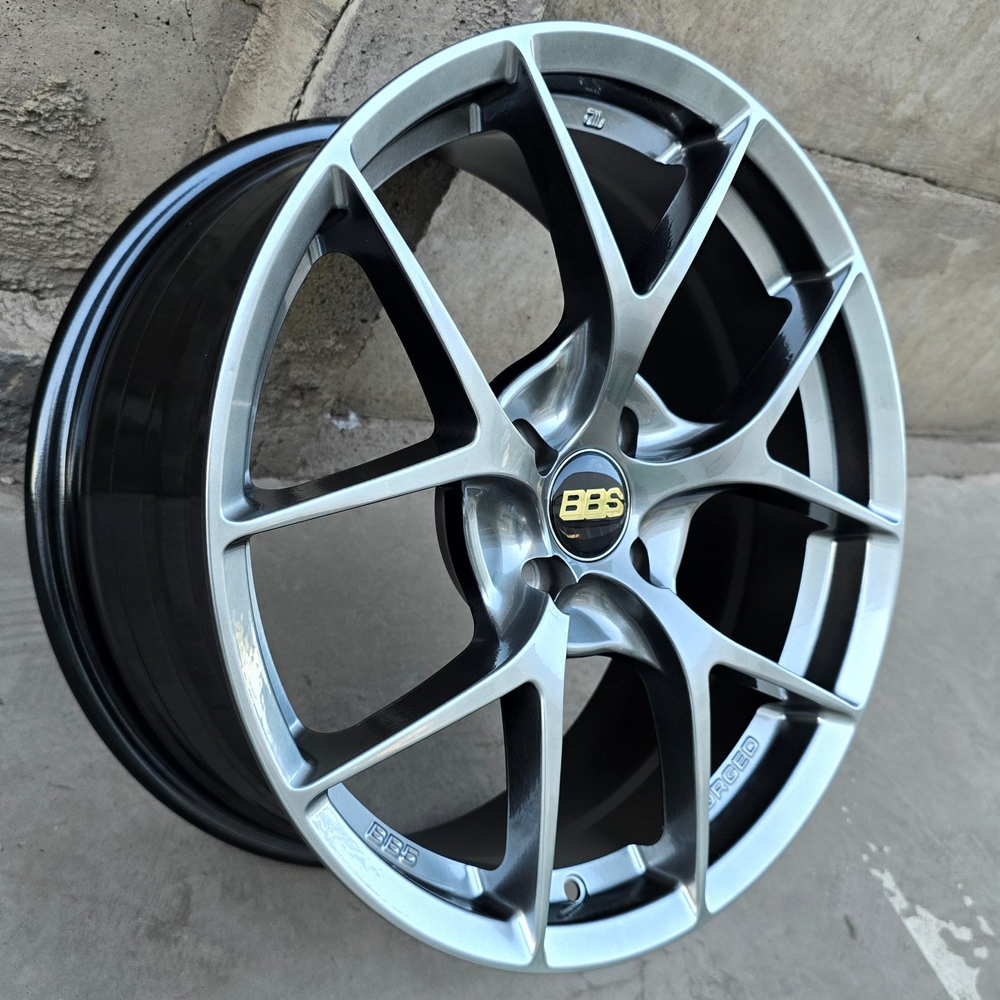 SET DE 4 LLANTAS BBS FIR. Aro 17 - 4x100. Color Grafito Metalizado. (3221)