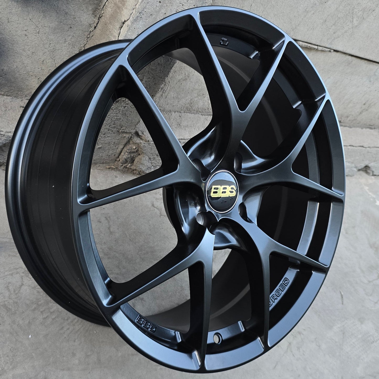 SET DE 4 LLANTAS BBS FIR. Aro 17 - 4x100. Color Negro Mate. (3221)