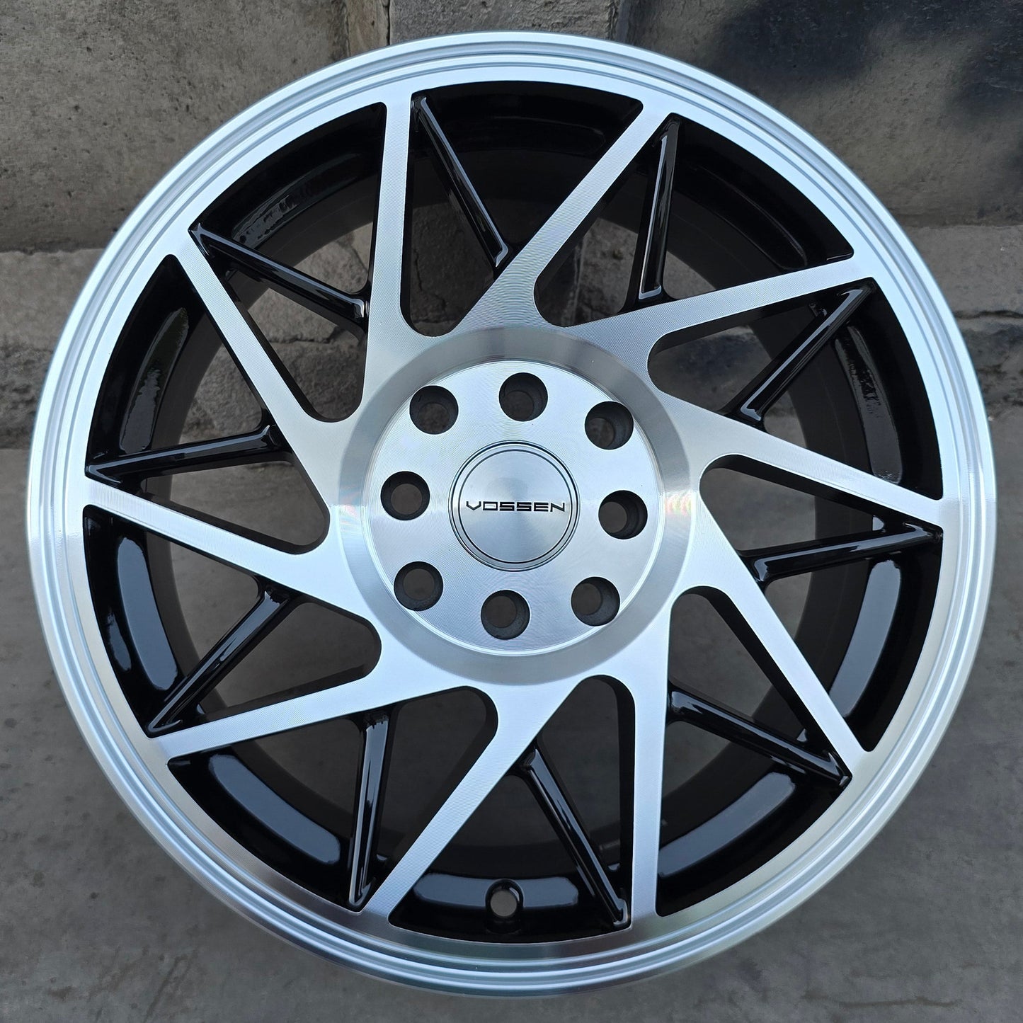 SET DE 4 LLANTAS VOSSEN. Aro 15 - 4x100, 4x114. Doble Apernadura. Color Cromado Fondo Negro. (10333)
