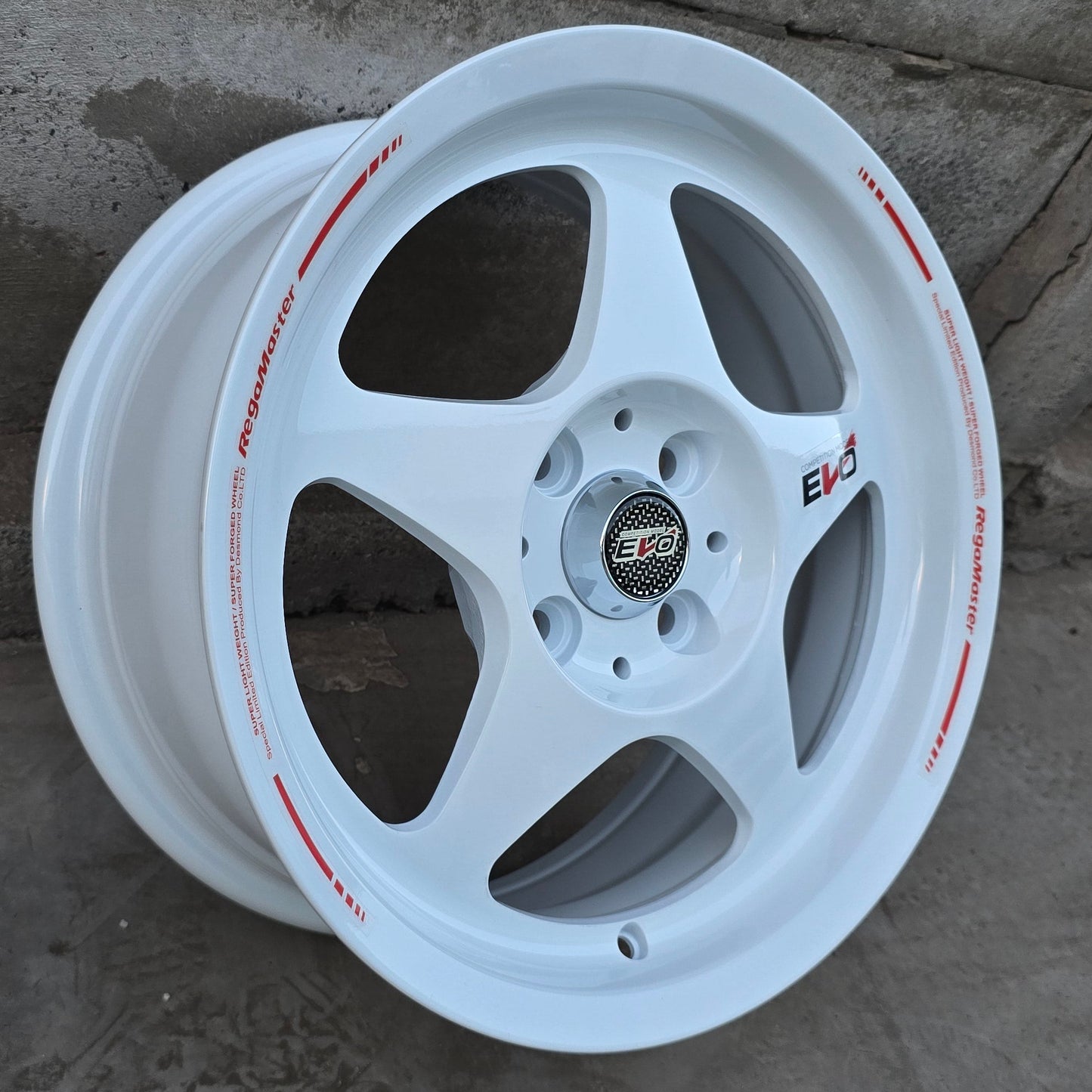 SET DE 4 LLANTAS EVO REGAMASTER. Aro 15 - 4x100. Color Blanco. (TD121)
