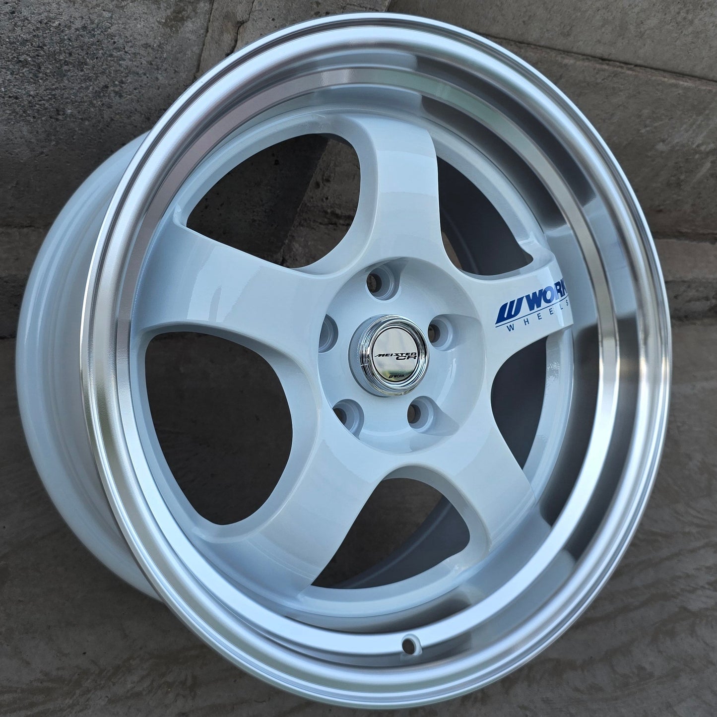 SET DE 4 LLANTAS WORK EMOTION. Aro 17 - 5x114. Color Blanco. (DM143)