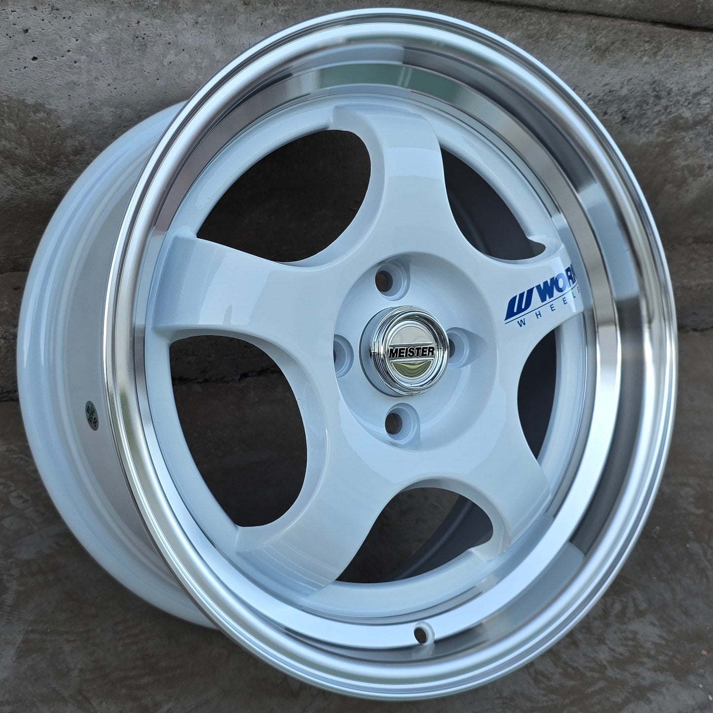 SET DE 4 LLANTAS WORK EMOTION. Aro 16 - 4x100. Color Blanco. (DX548)