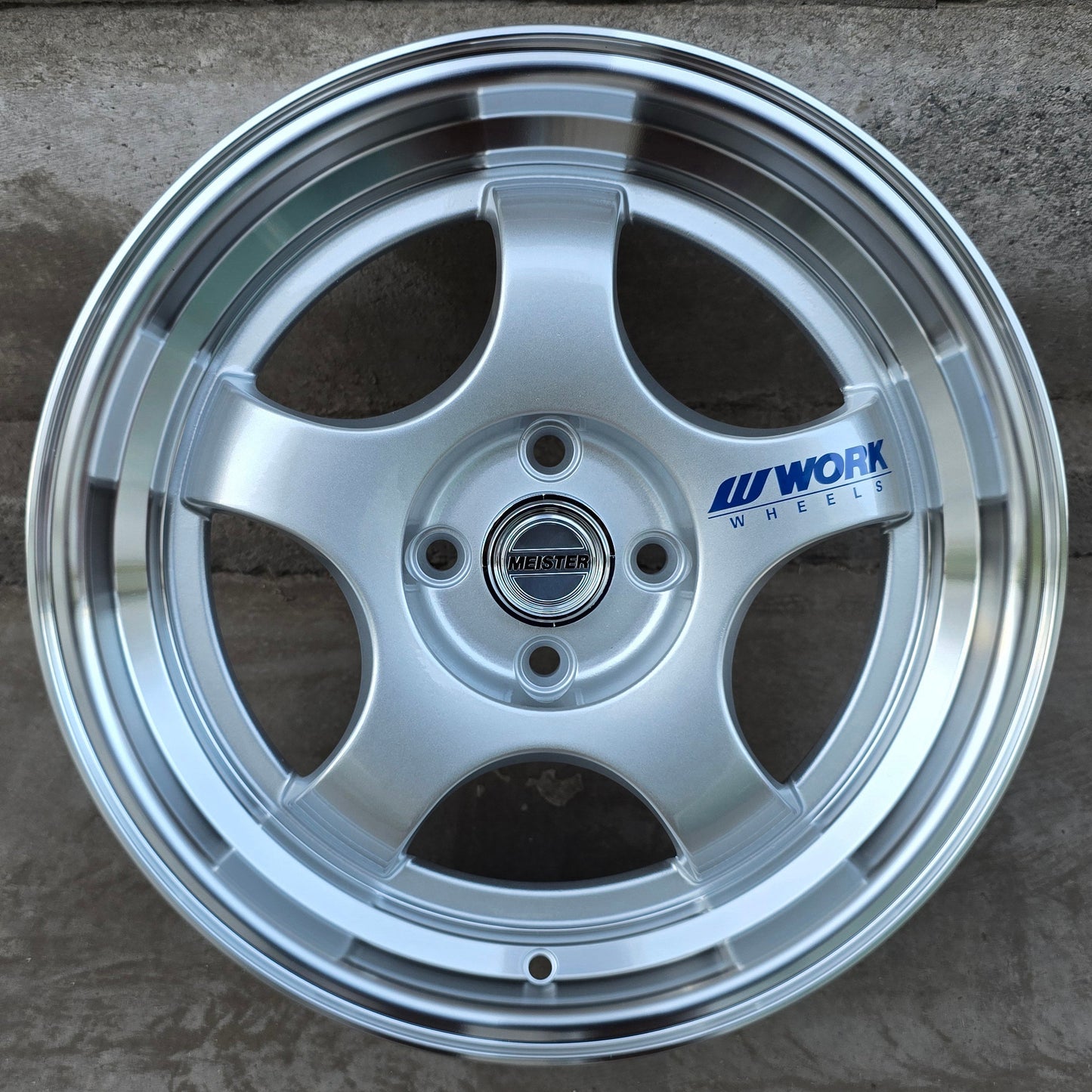 SET DE 4 LLANTAS WORK EMOTION. Aro 16 - 4x100. Color Plateado. (DX548)