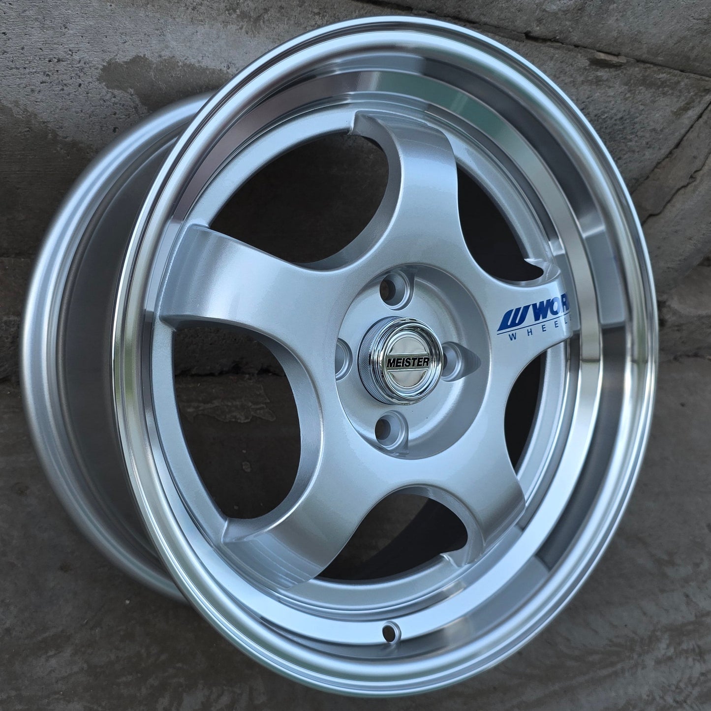 SET DE 4 LLANTAS WORK EMOTION. Aro 16 - 4x100. Color Plateado. (DX548)