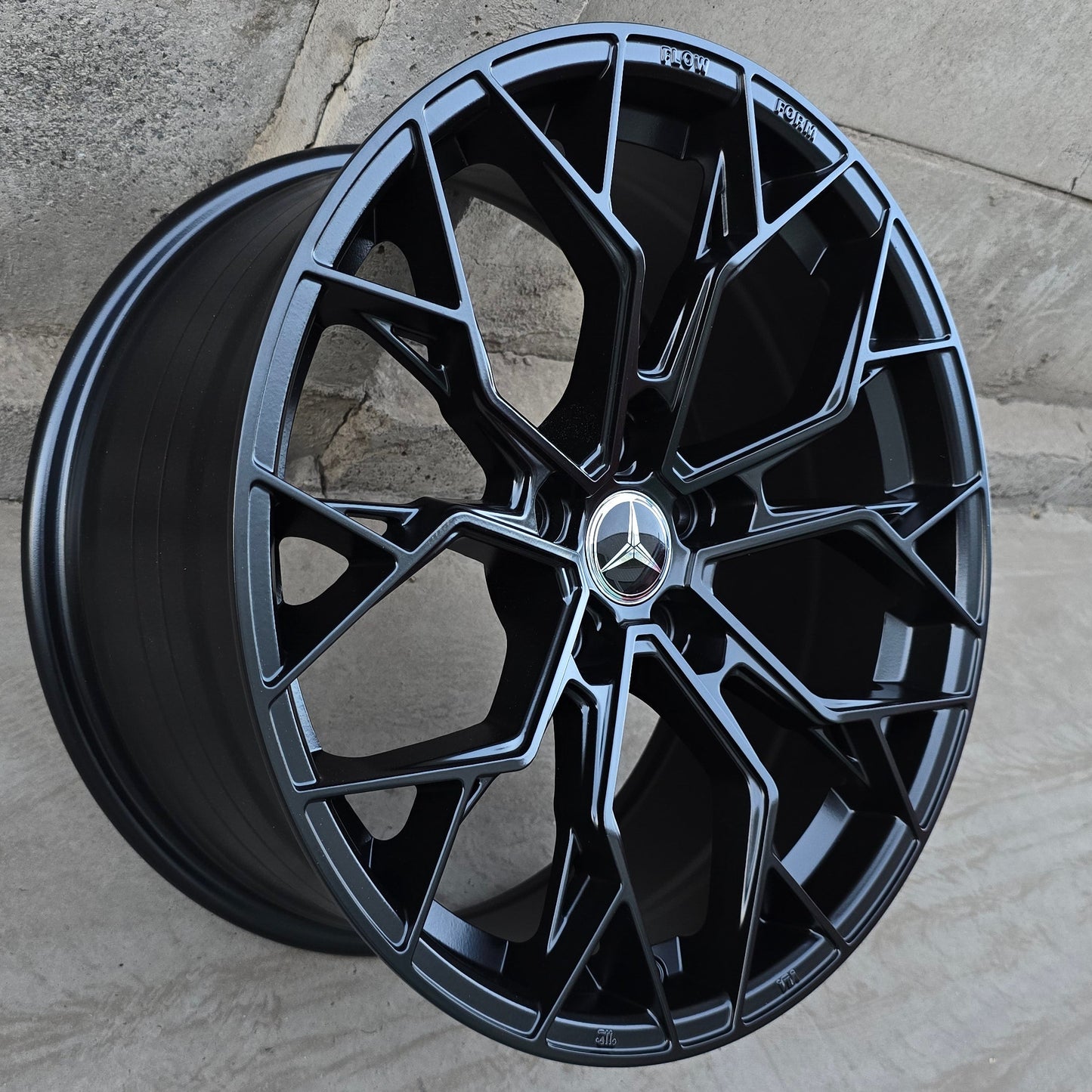 SET DE 4 LLANTAS MERCEDES *. Aro 18 - 5x112. Color Negro. (FF29)