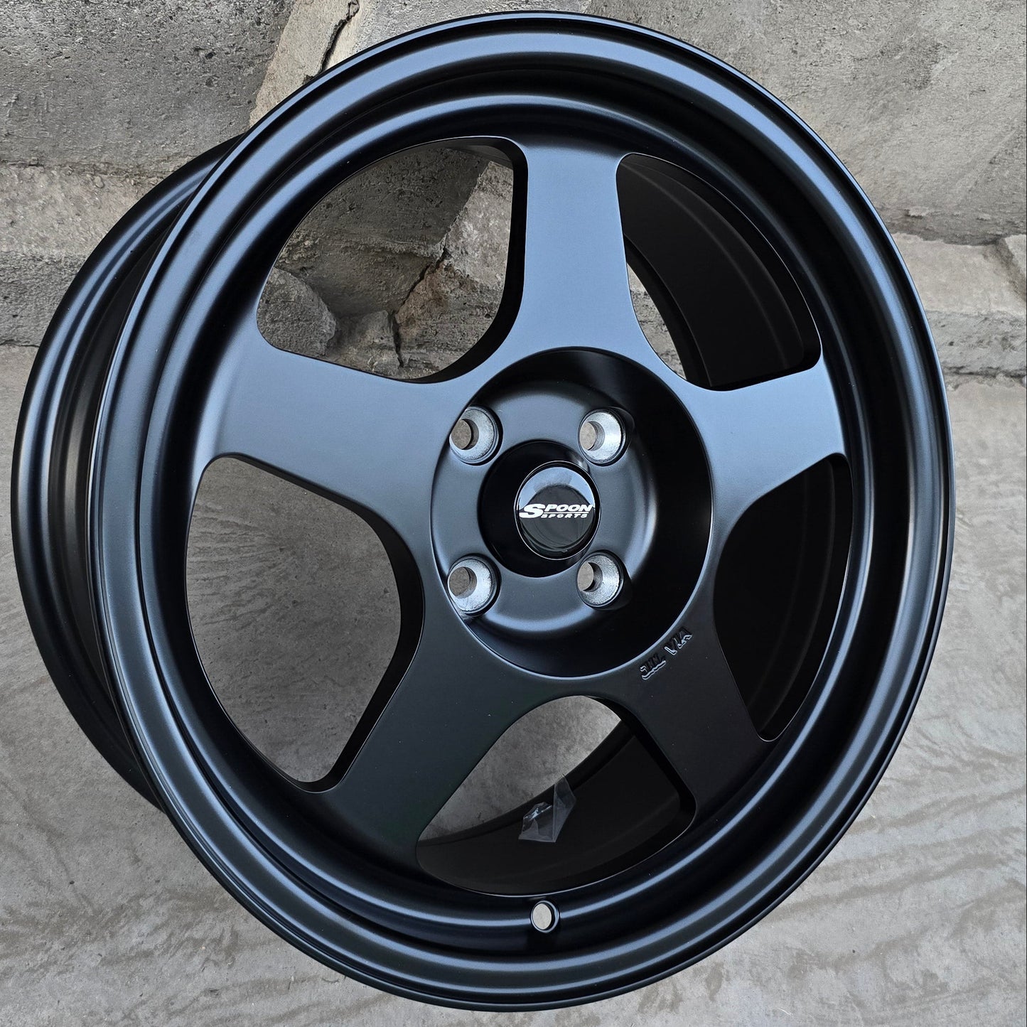 SET DE 4 LLANTAS SPOON SPORT. Aro 16 - 4x100. Color Negro. (FF01)