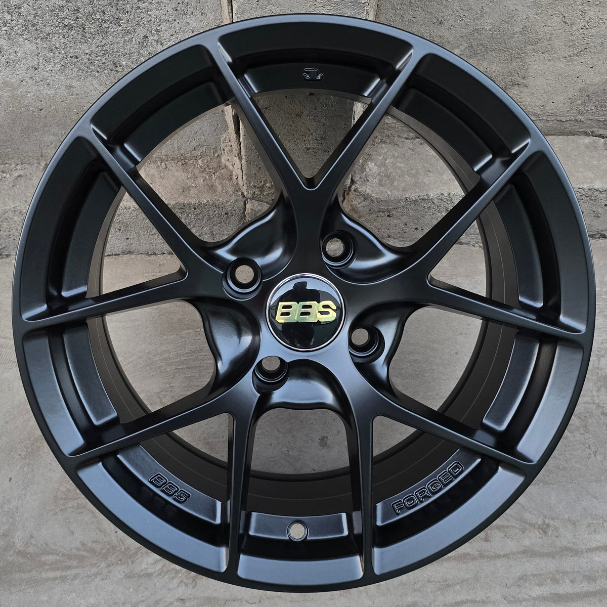 SET DE 4 LLANTAS BBS FIR *. Aro 15 - 4x108. Color Negro (DX221)