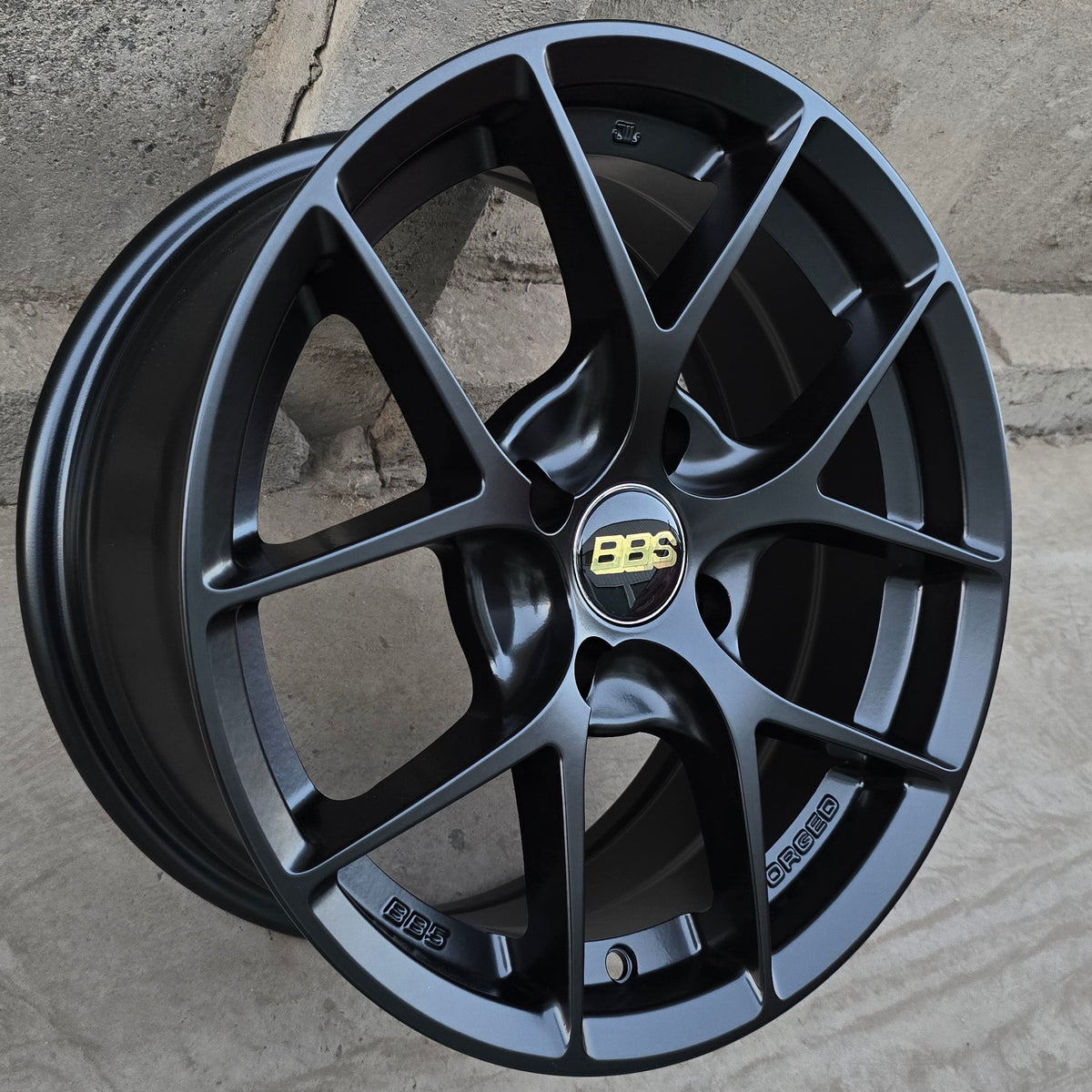 SET DE 4 LLANTAS BBS FIR *. Aro 15 - 4x108. Color Negro (DX221)