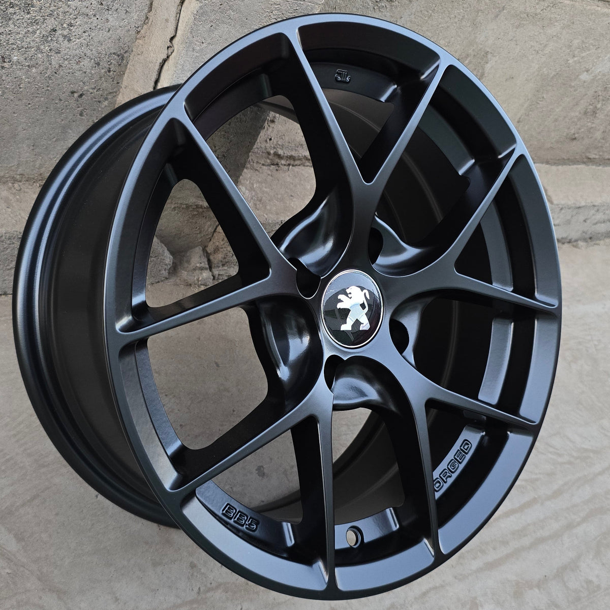 SET DE 4 LLANTAS PEUGEOT *. Aro 15 - 4x108. Color Negro (DX221)