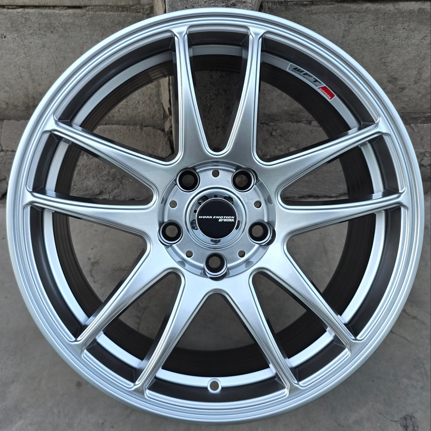 SET DE 4 LLANTAS WORK EMOTION. Aro 17 - 5x114. Color Grafito Metalizado. (505)